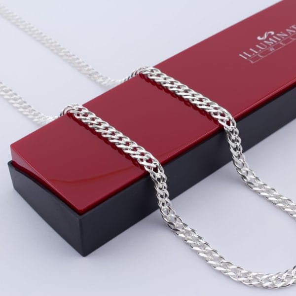 Cadena Entrelazada Diamantado en Medio Caballero 6mm