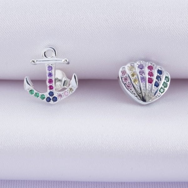 Broquel Concha y Ancla Zirconias Multicolor