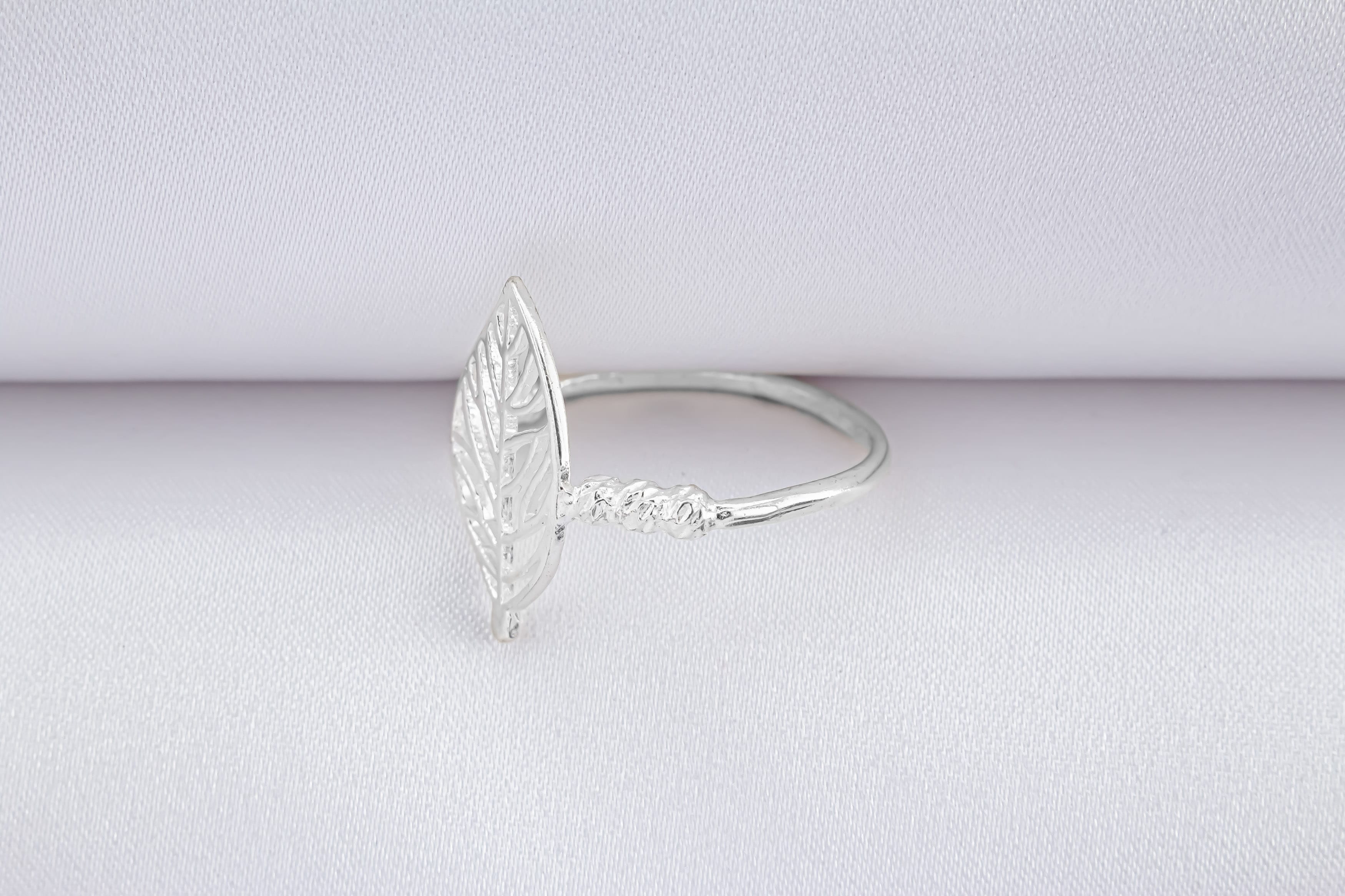 Anillo Hoja Calada y Bolas Diamantado - Imagen 2