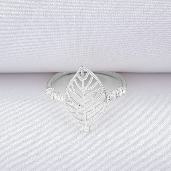 Anillo Hoja Calada y Bolas Diamantado