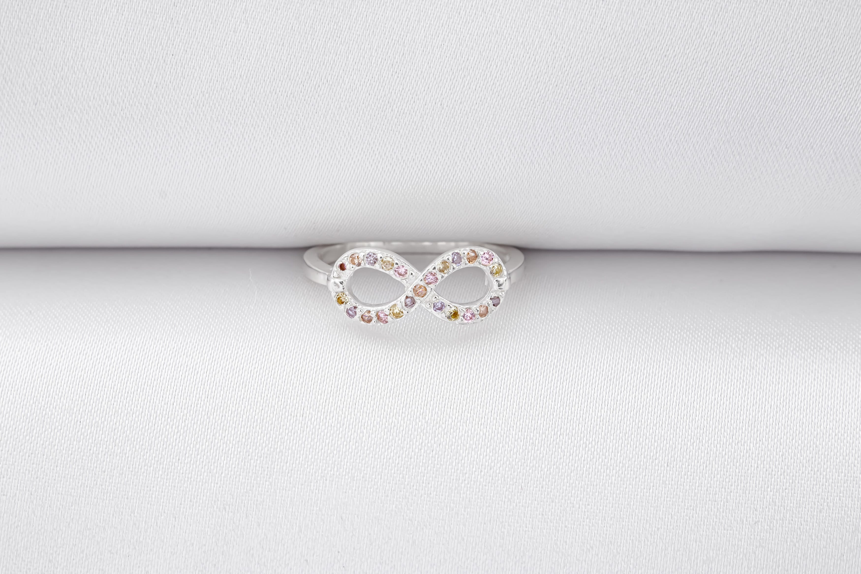 Anillo Infinito Zirconia Multicolor