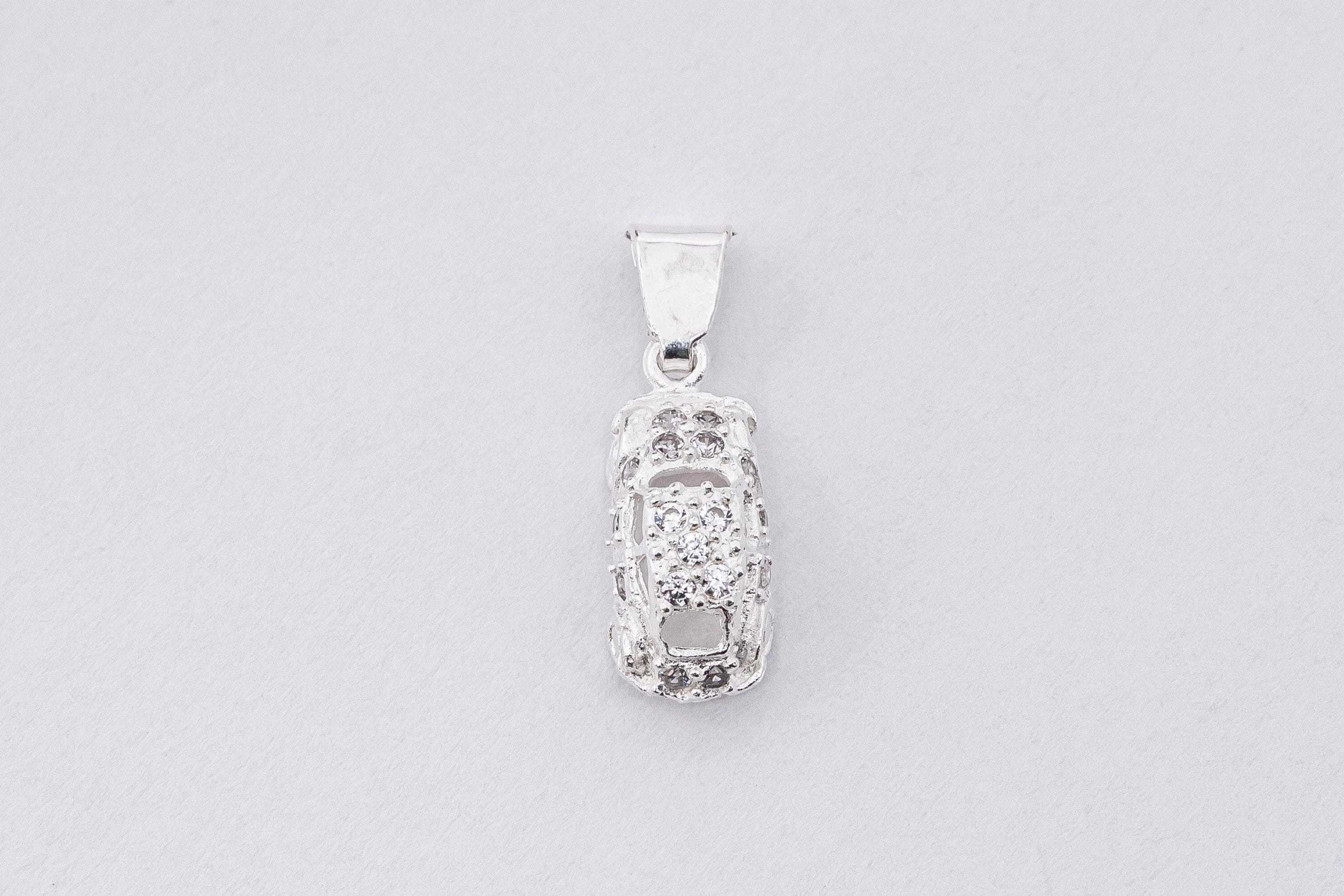 Dije Carro Microzirconias Blancas - Imagen 3