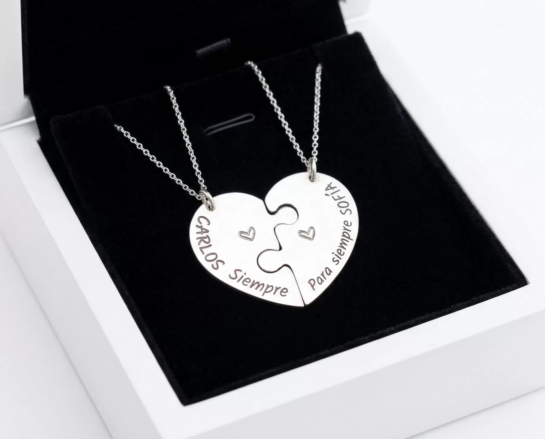 Piezas de plata personalizadas para parejas